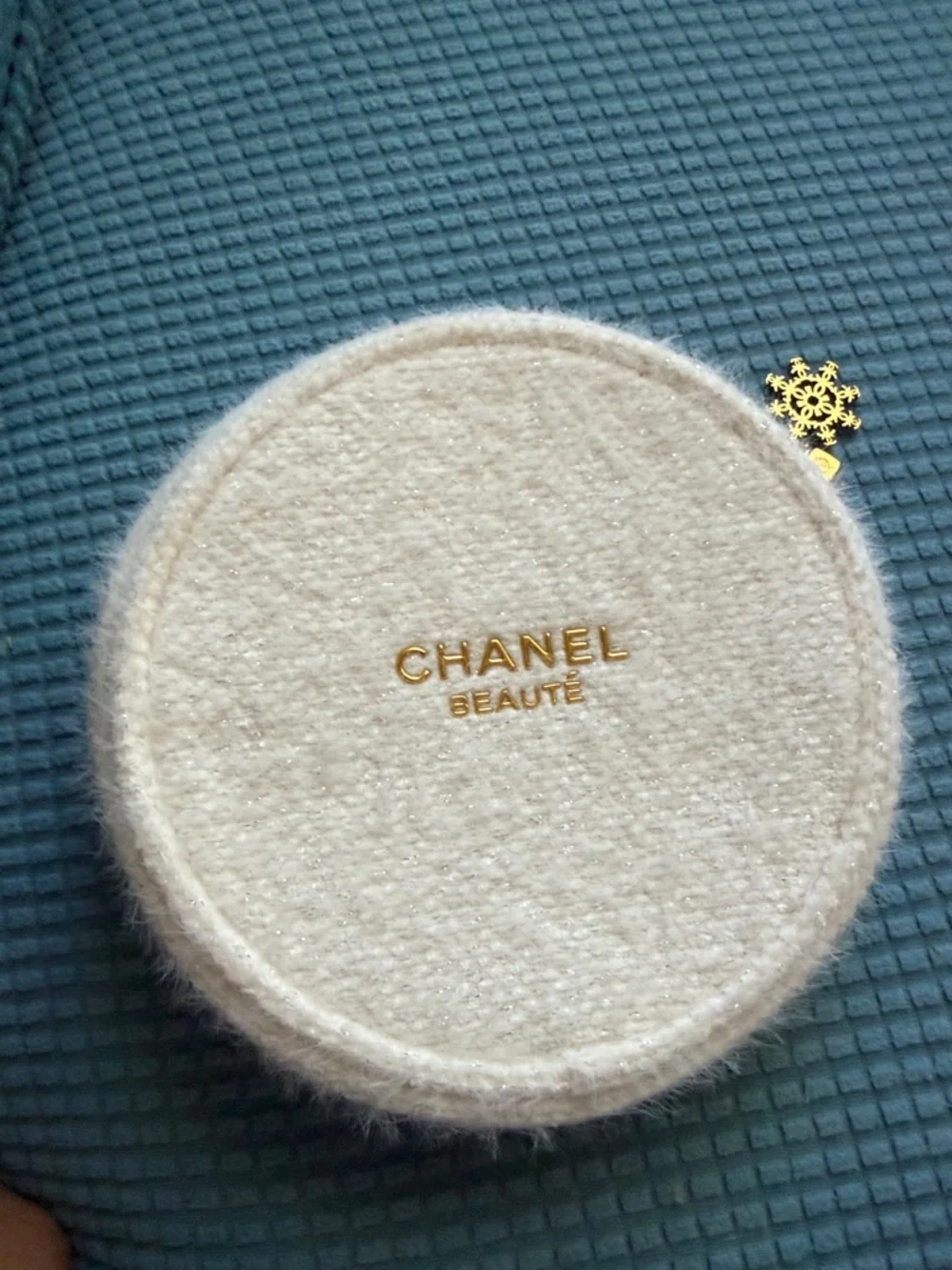 CHANEL Cream Round Cosmetic Pouch with Gold Logo - Picture 13 of 13